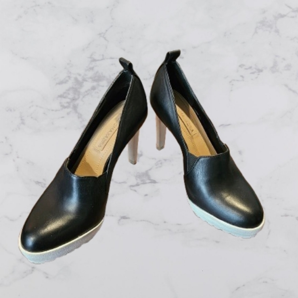 BCBGMAXAZRIA Black Leather Platform Heels White Heel Accent Size 5.5M